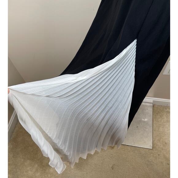 Alice + Olivia Retha Strapless Pleated Maxi Dress in Black & Off White Size 0 - Picture 6 of 10